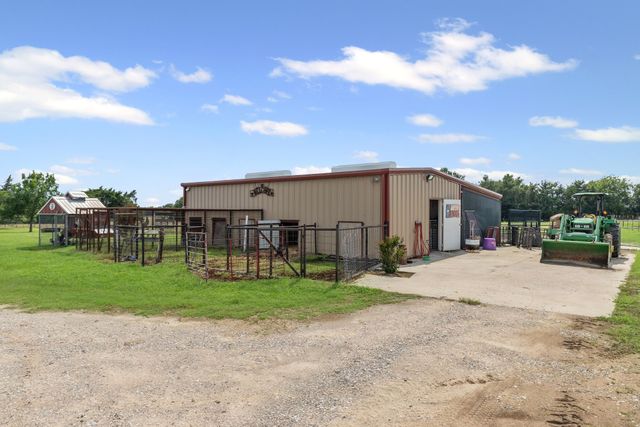 5562 County Road 1037, Celeste, TX 75423