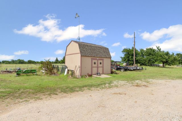 5562 County Road 1037, Celeste, TX 75423