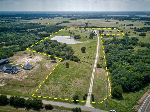 5562 County Road 1037, Celeste, TX 75423