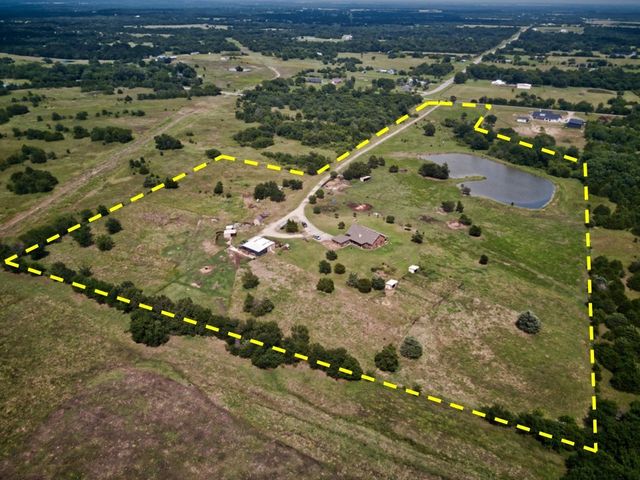 5562 County Road 1037, Celeste, TX 75423