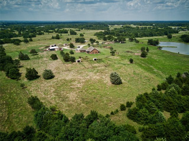 5562 County Road 1037, Celeste, TX 75423