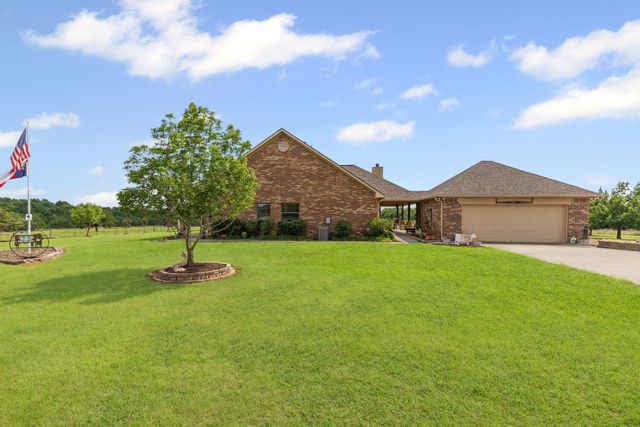 5562 County Road 1037, Celeste, TX 75423