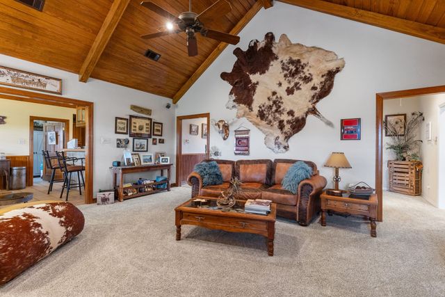 5562 County Road 1037, Celeste, TX 75423