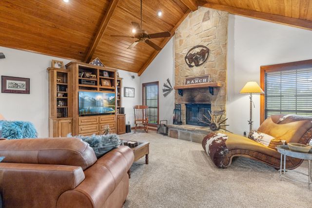 5562 County Road 1037, Celeste, TX 75423