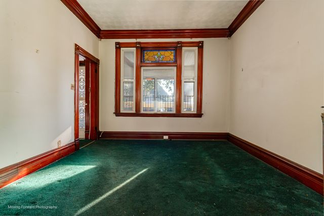 8852 S Wallace Street, Chicago, IL 60620