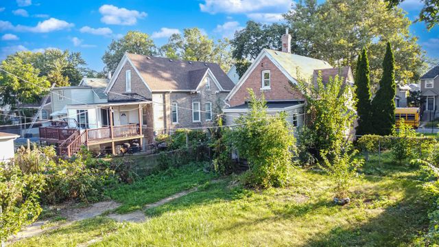 8852 S Wallace Street, Chicago, IL 60620