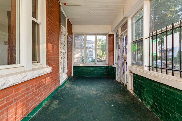 8852 S Wallace Street, Chicago, IL 60620