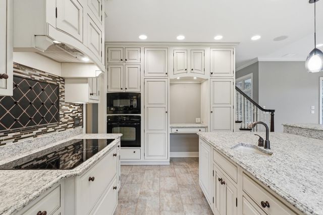 3817 Vermilion Cliffs, Fort Wayne, IN 46814