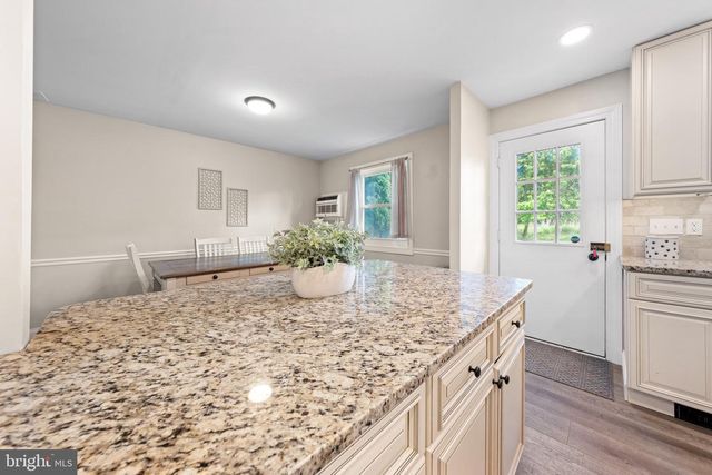 1165 EAGLE ST, Allentown, PA 18106