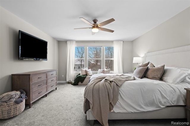 4522 Twin Beach Court, West Bloomfield, MI 48323