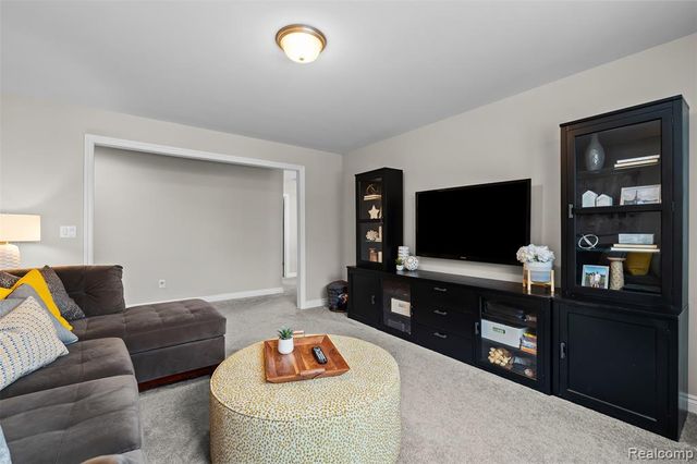 4522 Twin Beach Court, West Bloomfield, MI 48323