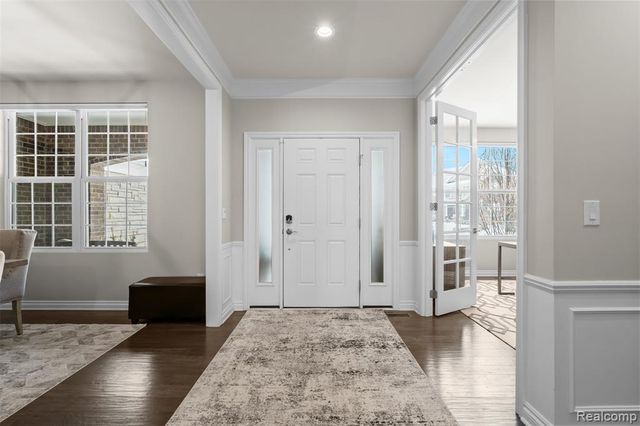 4522 Twin Beach Court, West Bloomfield, MI 48323