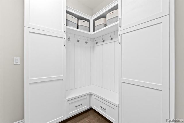 4522 Twin Beach Court, West Bloomfield, MI 48323