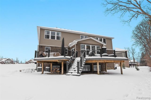 4522 Twin Beach Court, West Bloomfield, MI 48323