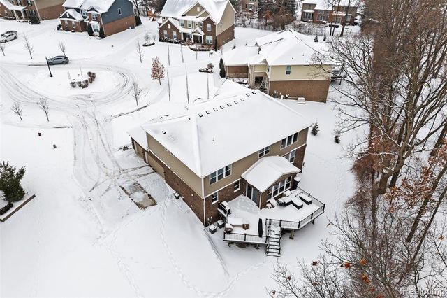 4522 Twin Beach Court, West Bloomfield, MI 48323