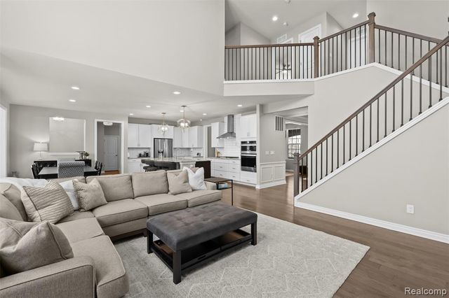 4522 Twin Beach Court, West Bloomfield, MI 48323