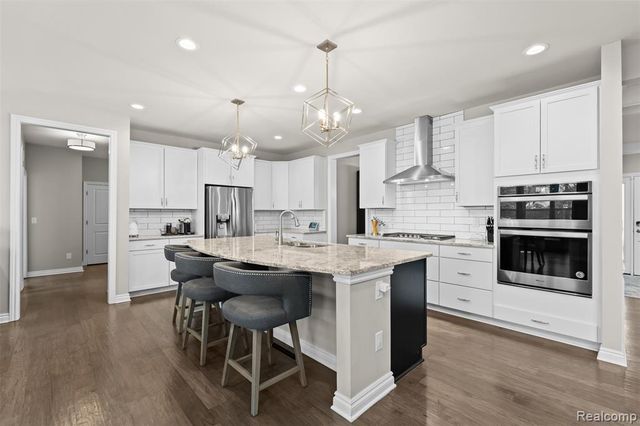 4522 Twin Beach Court, West Bloomfield, MI 48323