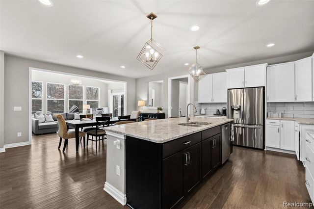 4522 Twin Beach Court, West Bloomfield, MI 48323