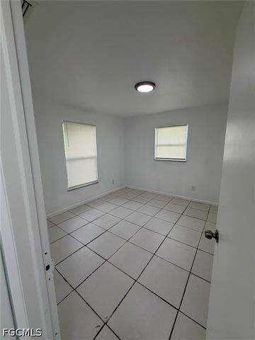 5549 7th AVE 5549, Fort Myers, FL 33907