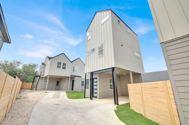 7208 Providence Ave 2, Austin, TX 78752
