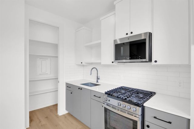 7208 Providence Ave 2, Austin, TX 78752