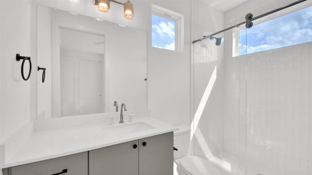 7208 Providence Ave 2, Austin, TX 78752