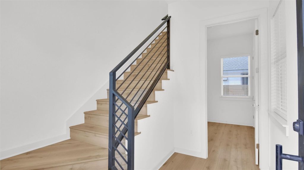 7208 Providence Ave 2, Austin, TX 78752