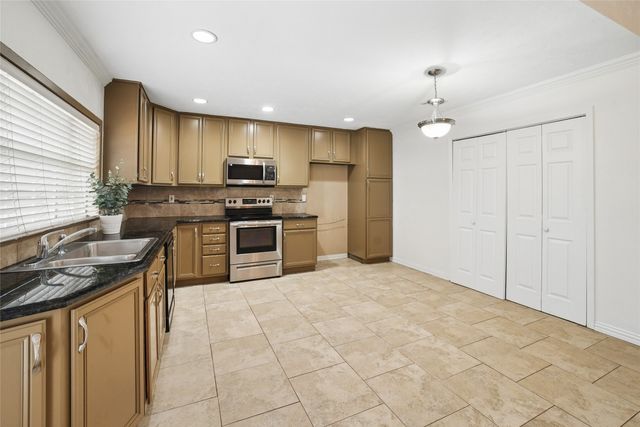 5161 Bartlett Drive, The Colony, TX 75056