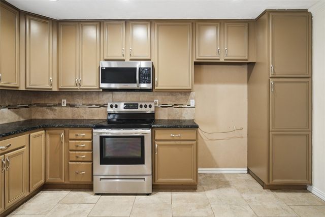 5161 Bartlett Drive, The Colony, TX 75056