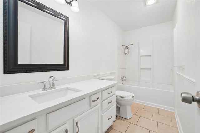 5161 Bartlett Drive, The Colony, TX 75056