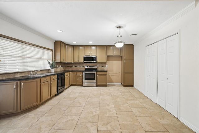 5161 Bartlett Drive, The Colony, TX 75056