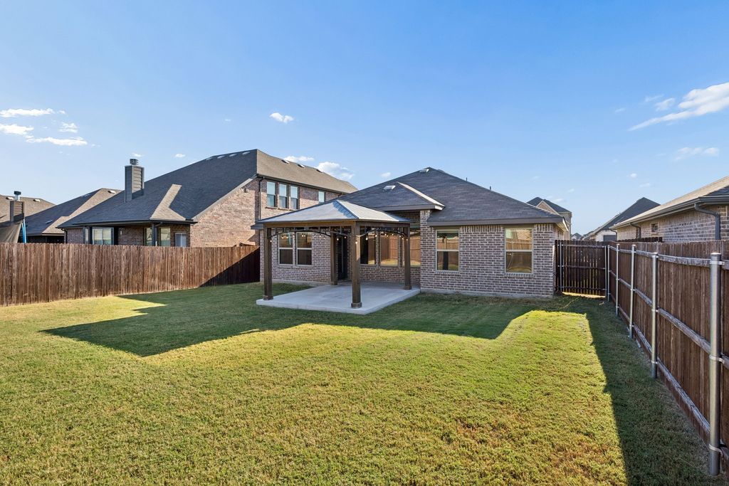9916 Ginkgo Lane, Fort Worth, TX 76036 — photo 3
