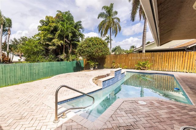 8775 SW 57th St, Cooper City, FL 33328