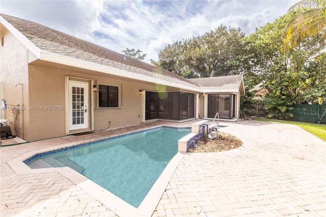 8775 SW 57th St, Cooper City, FL 33328