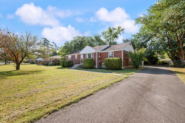 2821 Emery Dr, Nashville, TN 37214