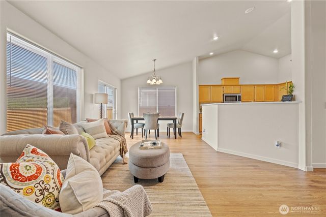 9014 190th Street E, Puyallup, WA 98375