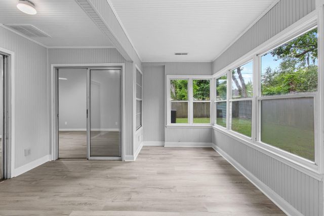 9512 One Notch Road, Ladson, SC 29456