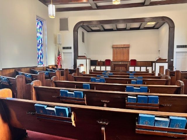 501 W Broad St, Decherd, TN 37324