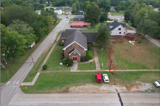 501 W Broad St, Decherd, TN 37324