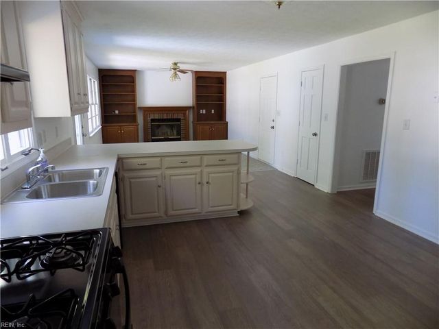 317 Bridge Wood DR, Yorktown, VA 23693