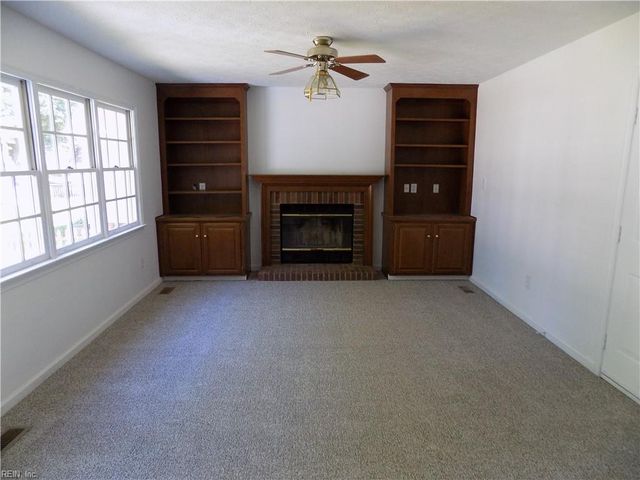 317 Bridge Wood DR, Yorktown, VA 23693