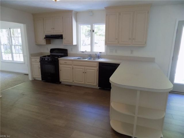 317 Bridge Wood DR, Yorktown, VA 23693