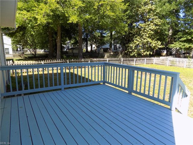 317 Bridge Wood DR, Yorktown, VA 23693