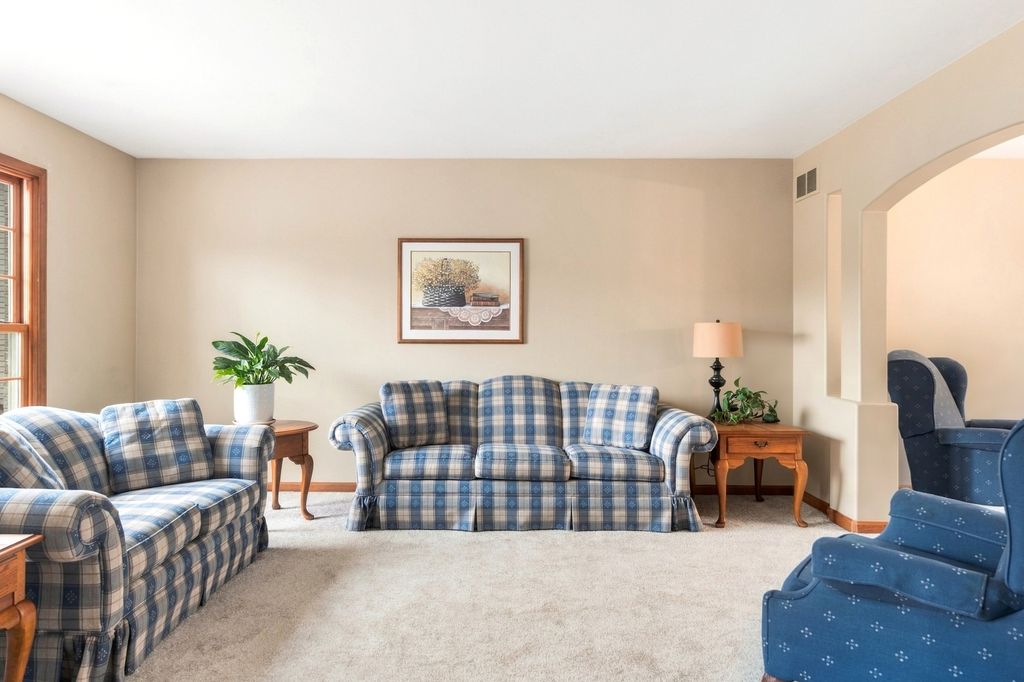 1225 Willowcrest Court, Aurora, IL 60504 — photo 3