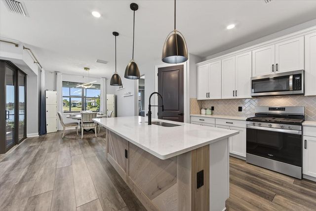 7683 SUMMERLAND COVE, Lakewood Ranch, FL 34202