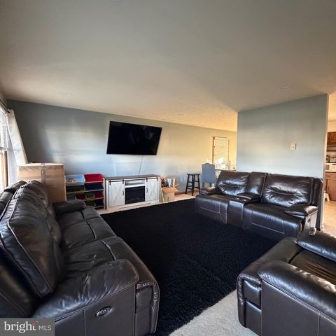 209 SOMERSET DR, Stephens City, VA 22655