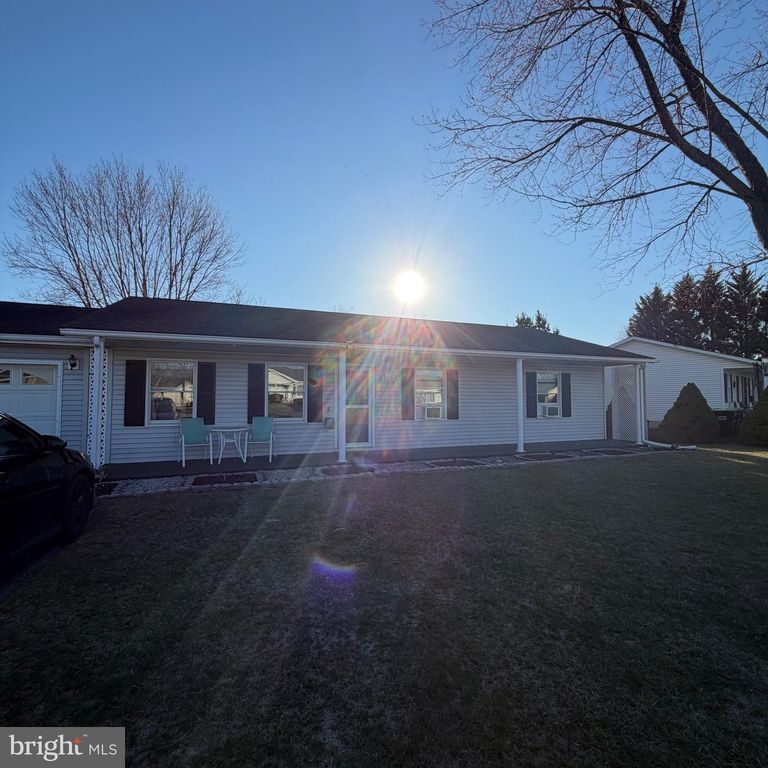 209 SOMERSET DR, Stephens City, VA 22655