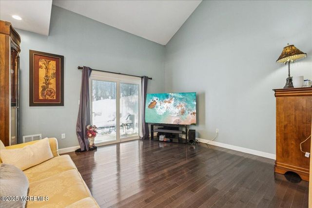 16 Longbrooke Lane 16, Freehold, NJ 07728