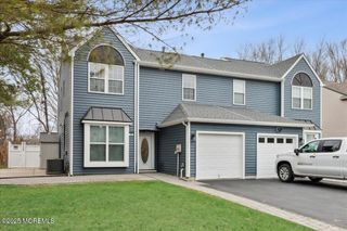16 Longbrooke Lane 16, Freehold, NJ 07728
