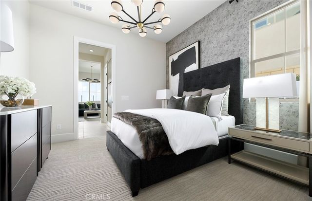 11826 Canoga Avenue, Chatsworth, CA 91311